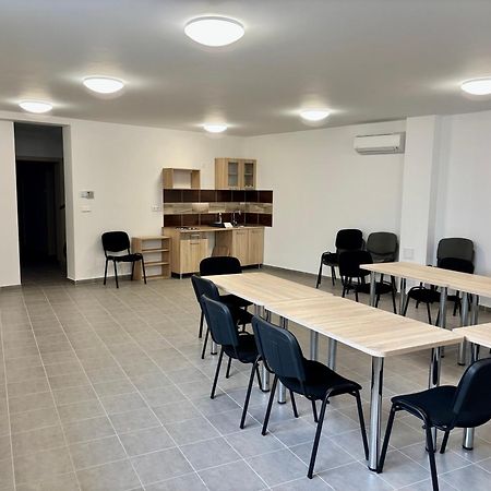 Herics Apartman Тихани Екстериор снимка