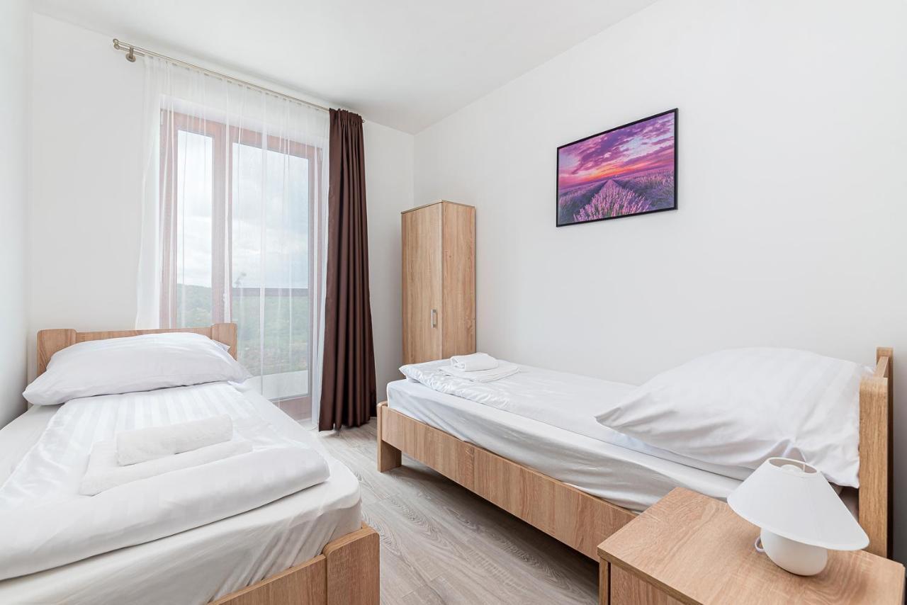 Herics Apartman Тихани Екстериор снимка