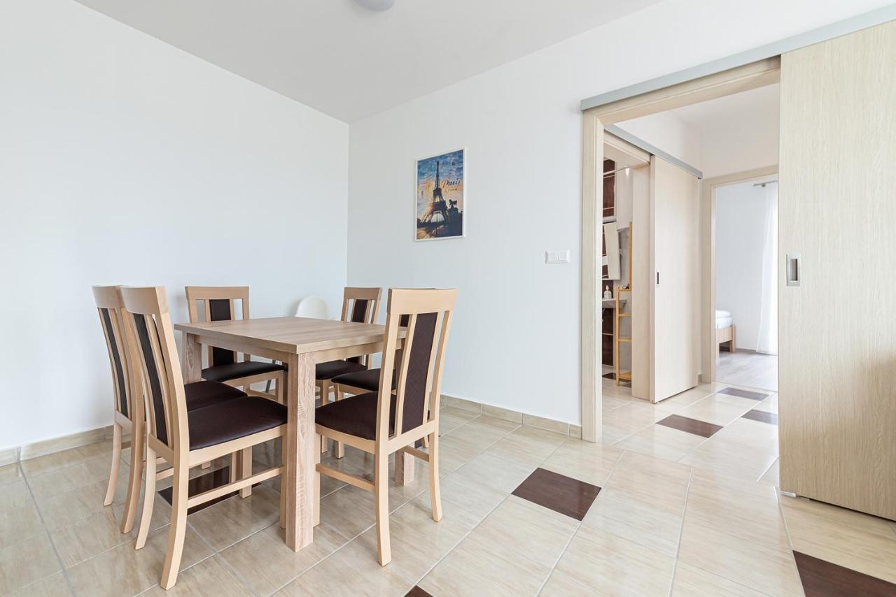 Herics Apartman Тихани Екстериор снимка
