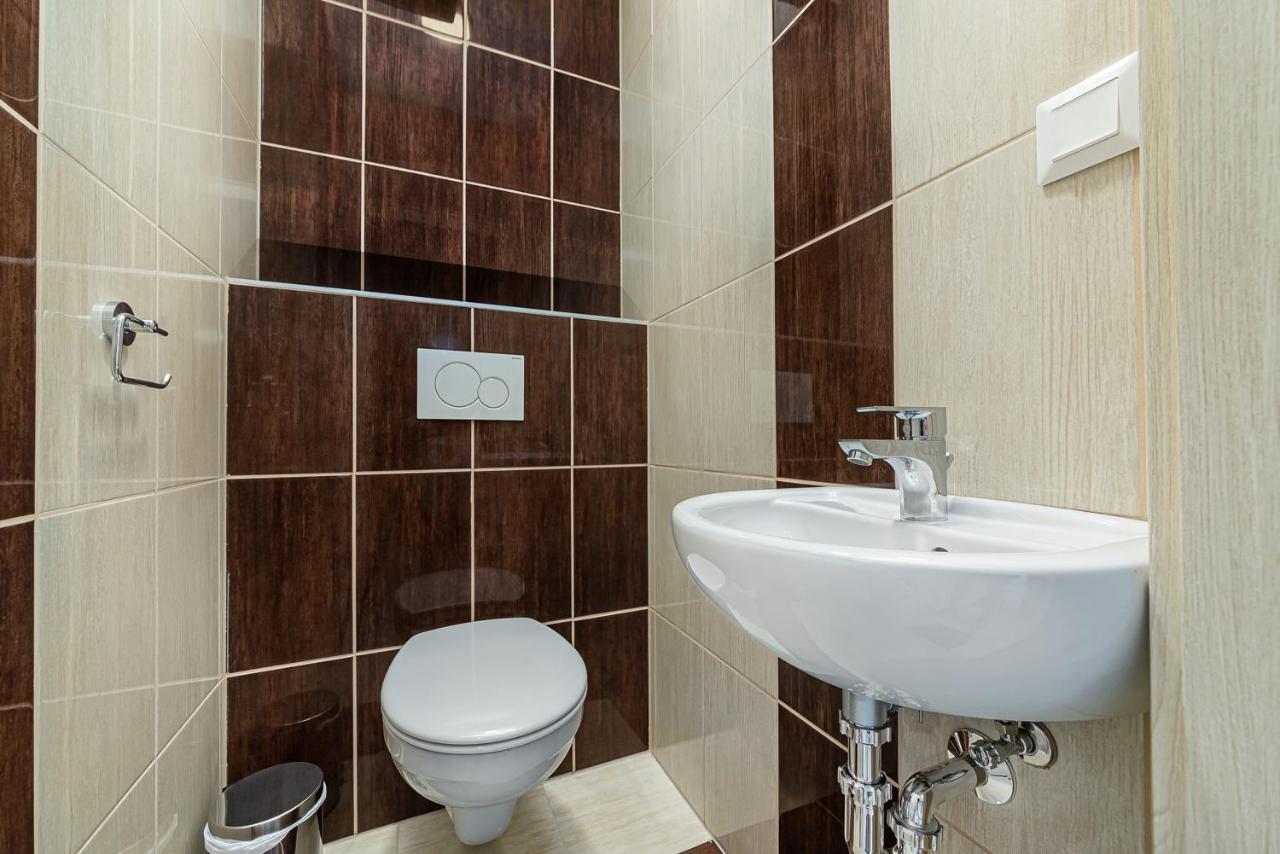 Herics Apartman Тихани Екстериор снимка