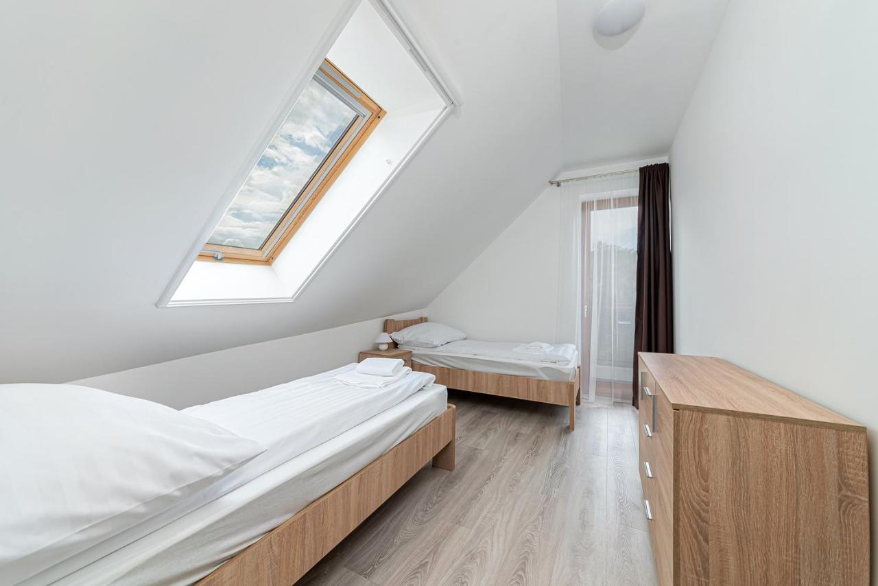 Herics Apartman Тихани Екстериор снимка
