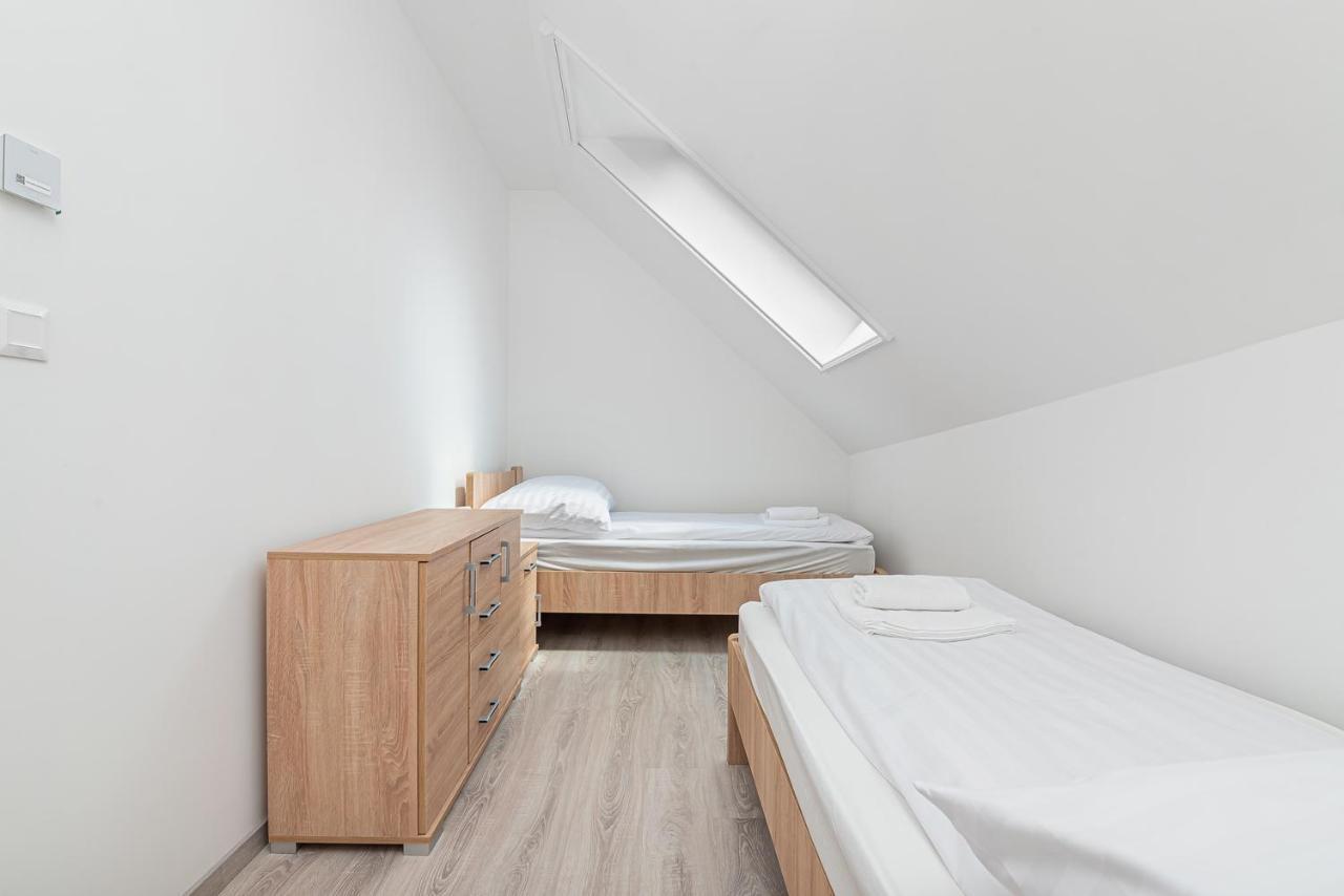 Herics Apartman Тихани Екстериор снимка